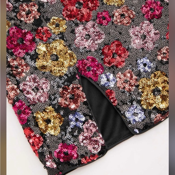 Cider FLORAL SEQUIN SCOOP NECKLINE SPLIT MINI DRESS L RP-16 - Picture 3 of 5